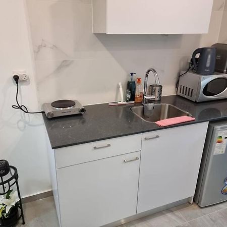 דירת זוּגַג מפנקת עם מרפסת משגעת ונוף למפרץ. Apartment Ейлат Екстериор снимка