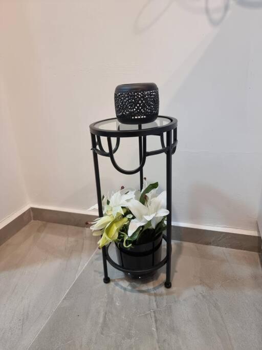 דירת זוּגַג מפנקת עם מרפסת משגעת ונוף למפרץ. Apartment Ейлат Екстериор снимка